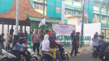 GRIB Jaya Ranting Pondok Betung Gelar Jumat Berbagi, Warga Antusias Menyambut